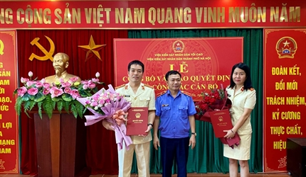 Lễ công bố và trao Quyết định về công tác cán bộ tại Viện KSND quận Đống Đa